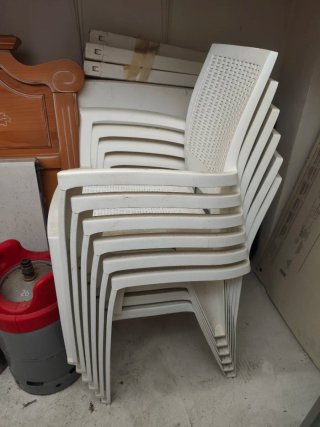 Set de 6 Sillas de Jardín Blancas con Mesa