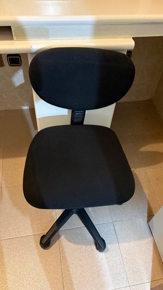 Silla de oficina negra