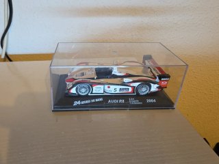 Coche escala 1/43 Audi R8 24 Horas Le Mans 2004