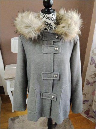 Abrigo corto Zara gris talla XL