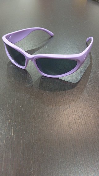 Gafas de sol moradas para fiesta