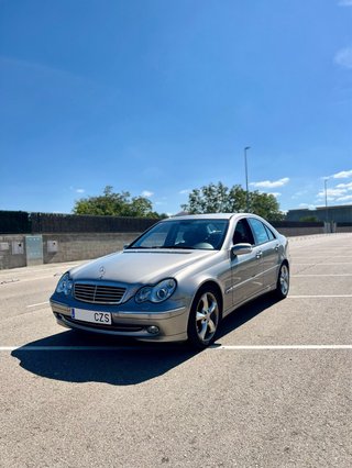 Mercedes-Benz Clase C 2004