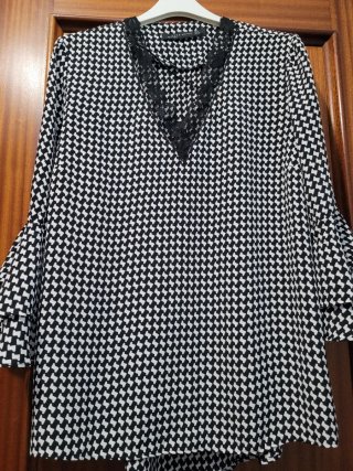 Blusa Zara Estampada Blanco y Negro