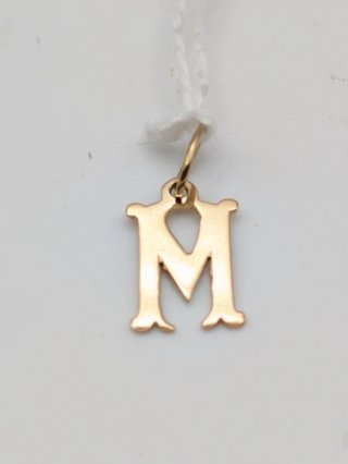 Colgante Letra M en Oro 18k
