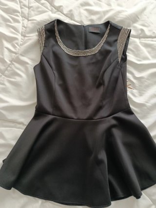 Top de fiesta negro con detalles
