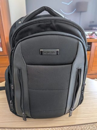 Mochila Kenneth Cole Negra