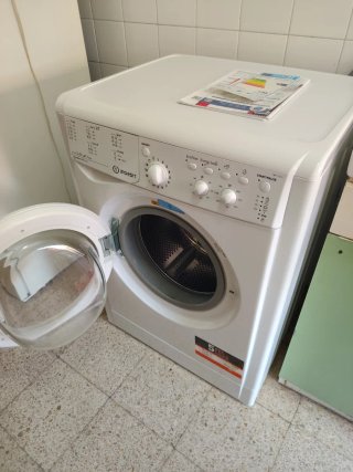 Lavadora Indesit blanca