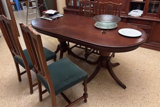 Conjunto de Mesa y 6 Sillas de Madera