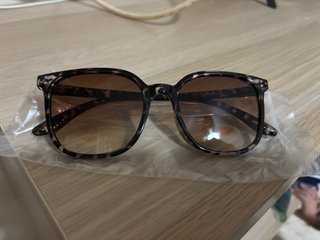 Gafas de sol con estampado de leopardo