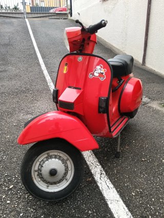Vespa 200 Roja
