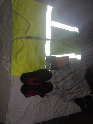Chaleco Reflectante y Botas de Seguridad Talla 40