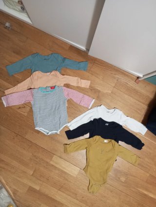 Pack 5 Bodies Niño Talla 6-9 Meses