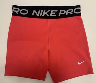 Leggings cortos Nike Pro rojos talla XS