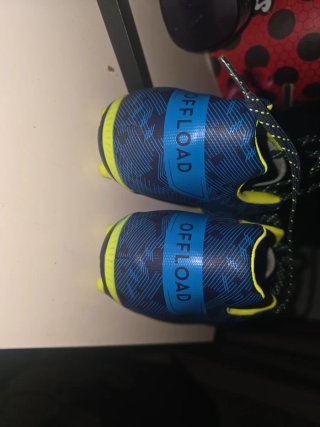 Botas de fútbol Offload azul y amarillo