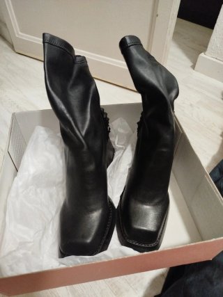 Botas negras de caña alta