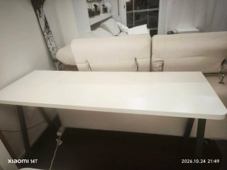 Mesa auxiliar o escritorio blanco