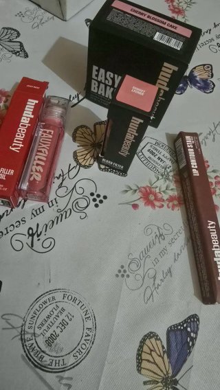 Lote Maquillaje Huda Beauty