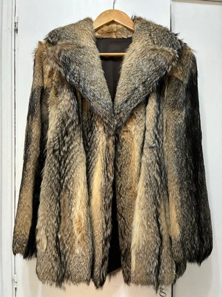 ELEGANTE ABRIGO DE PIEL VINTAGE T/M