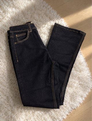 Pantalón campana negro Stradivarius
