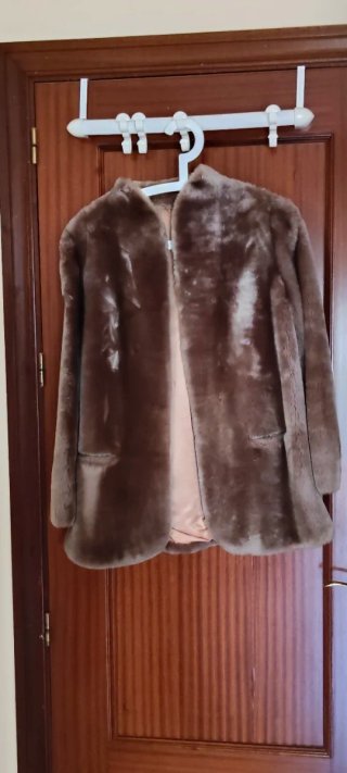 Chaquetón de pelo marrón