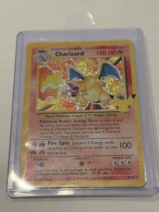Carta Pokémon Charizard 25 Aniversario
