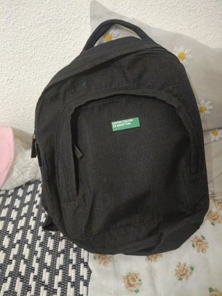 Mochila United Colors of Benetton Negra