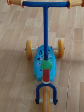 Patinete Infantil de Tres Ruedas