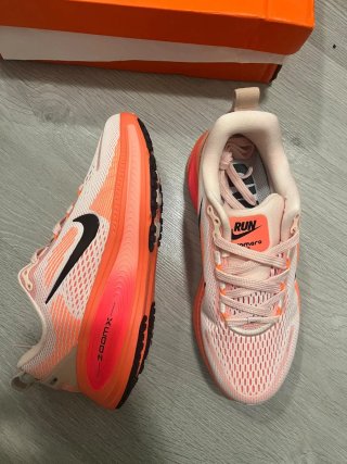 Zapatillas Vomero Naranjas