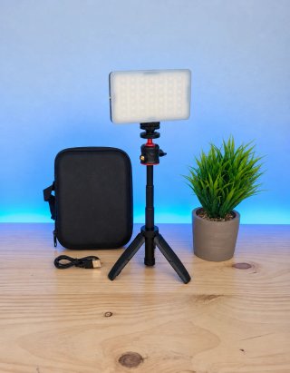 NUEVO!! Foco LED RGB con Trípode y Funda