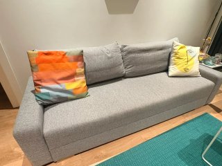 Sofá cama IKEA gris Grälviken, 3plazas, buena cama