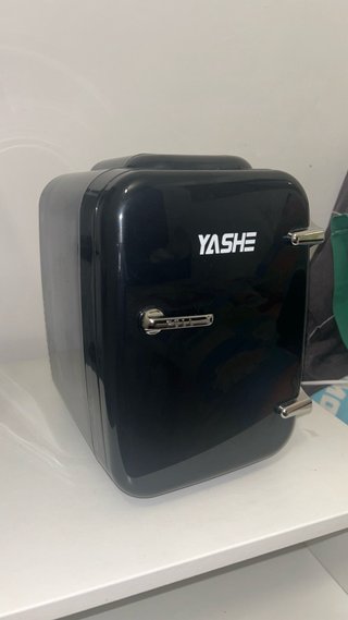 MINI NEVERA YASHE
