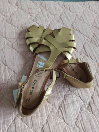 Sandalias de Piel Doradas niña Talla 37