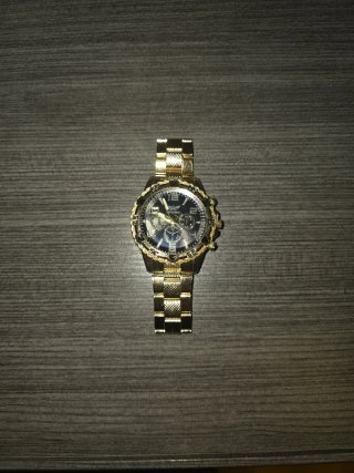 Reloj Dorado