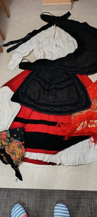 Traje regional de gallega completo.No hago envios.