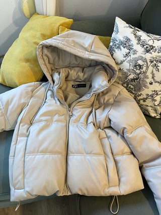 Abrigo acolchado Zara beige