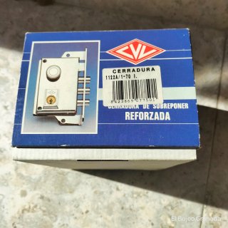 Cerradura de Sobreponer Reforzada CVL 1122A/1-70