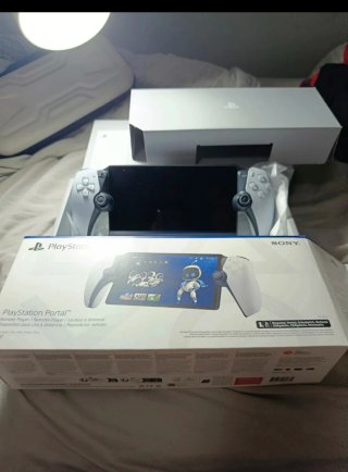 PlayStation Portal (Como nueva) + Maletín