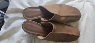 Zuecos Stradivarius Marrones