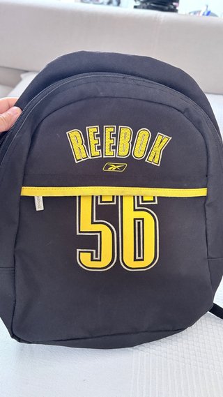 Mochila Reebok Negra y Amarilla