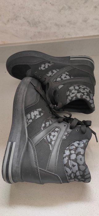 Zapatillas Abotinadas Negras