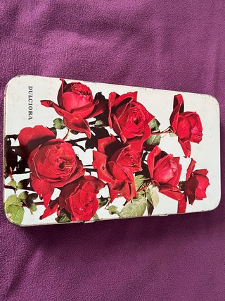 Caja Vintage Dulciora con Rosas