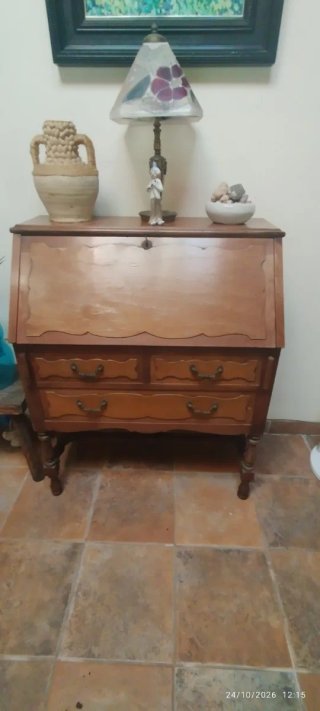 Escritorio tipo secreter de madera