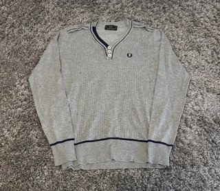 Jersey fino Fred Perry pico botones logo gris L