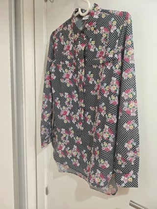 Blusa de flores y lunares