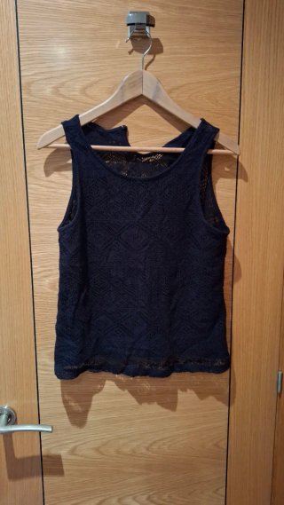 Camiseta negra de encaje
