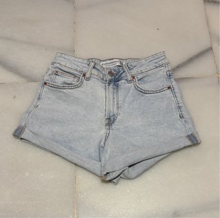 Pantalón corto vaquero Stradivarius