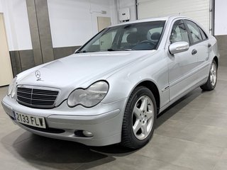 Mercedes-Benz Clase C 2005