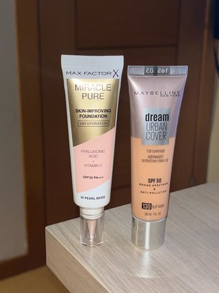 Lote 2 Bases de Maquillaje Max Factor y Maybelline