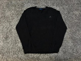 Jersey Gant negro logo bordado L