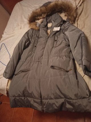 Chaquetón Gris con Capucha